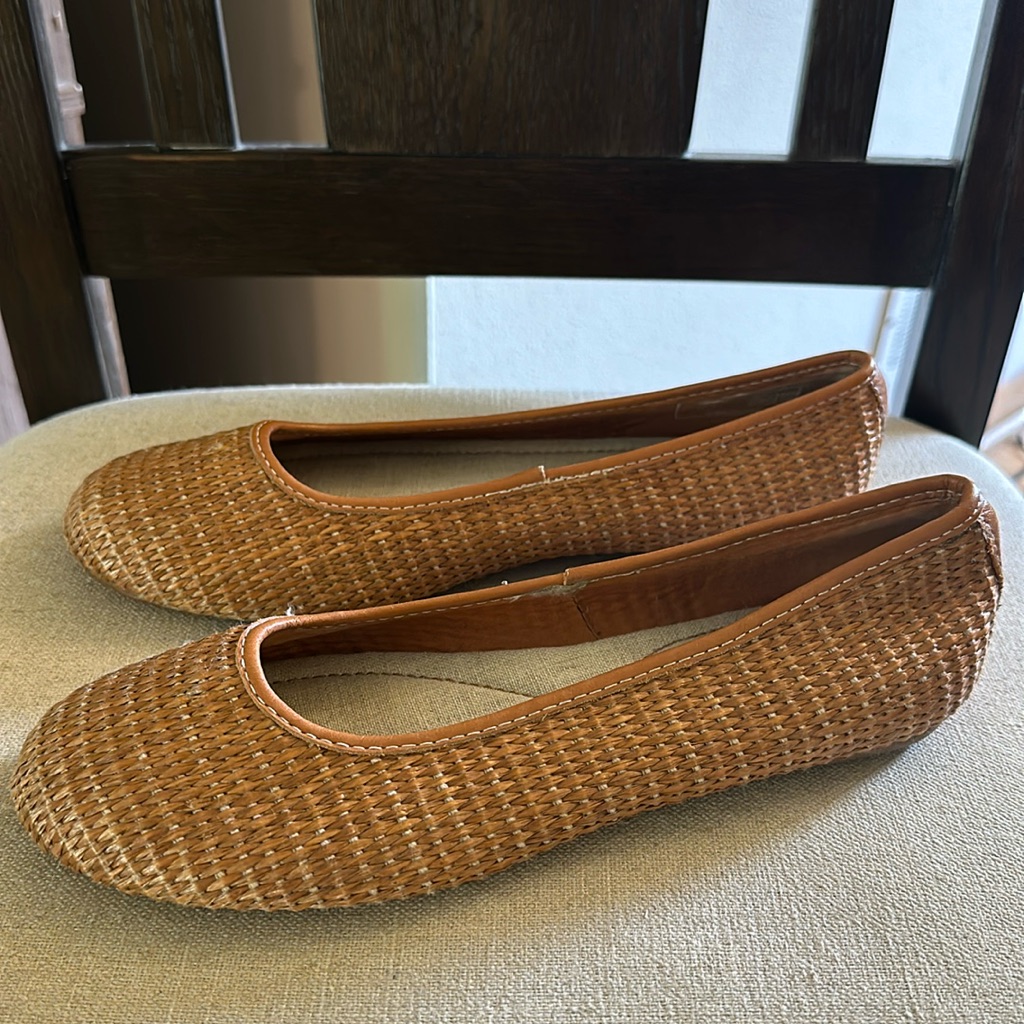 Lands End Women’s Woven Wicker Slip On Flats Tan Brown Neutral Size 7
